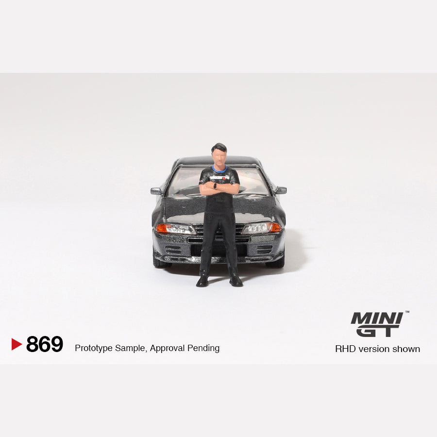 MiniGT #869 Nissan Skyline GT-R (R32) Gunmetal W/ Matsuda Figure Tsugio Matsuda Collection