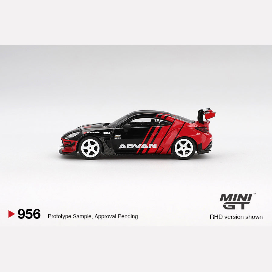 MiniGT #956 Toyota GR86 HKS TYPE R ADVAN 2022 Tokyo Auto Salon