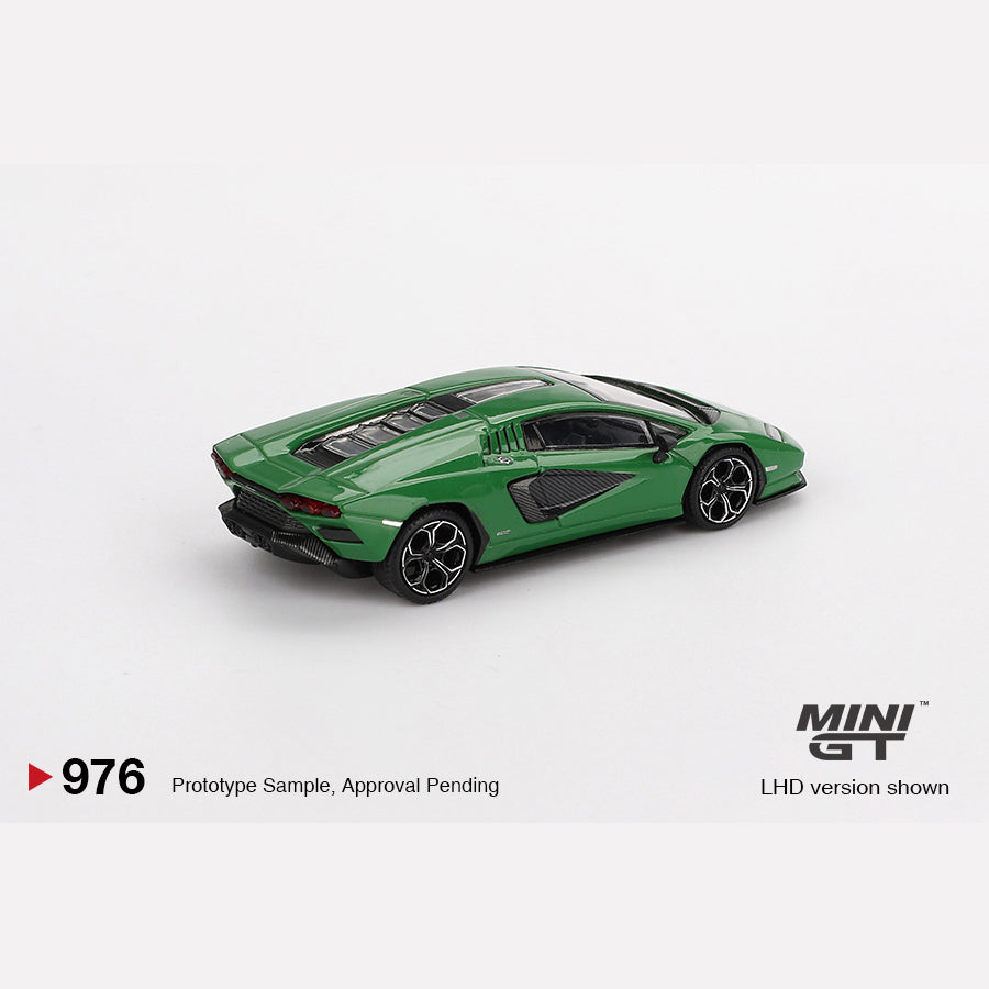 MiniGT #976 Lamborghini Countach LPI 800-4 Verde Medio