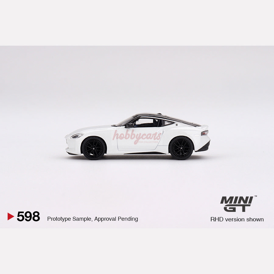 MiniGT #598 Nissan Fairlady Z Version ST 2023 Everest White (RHD)