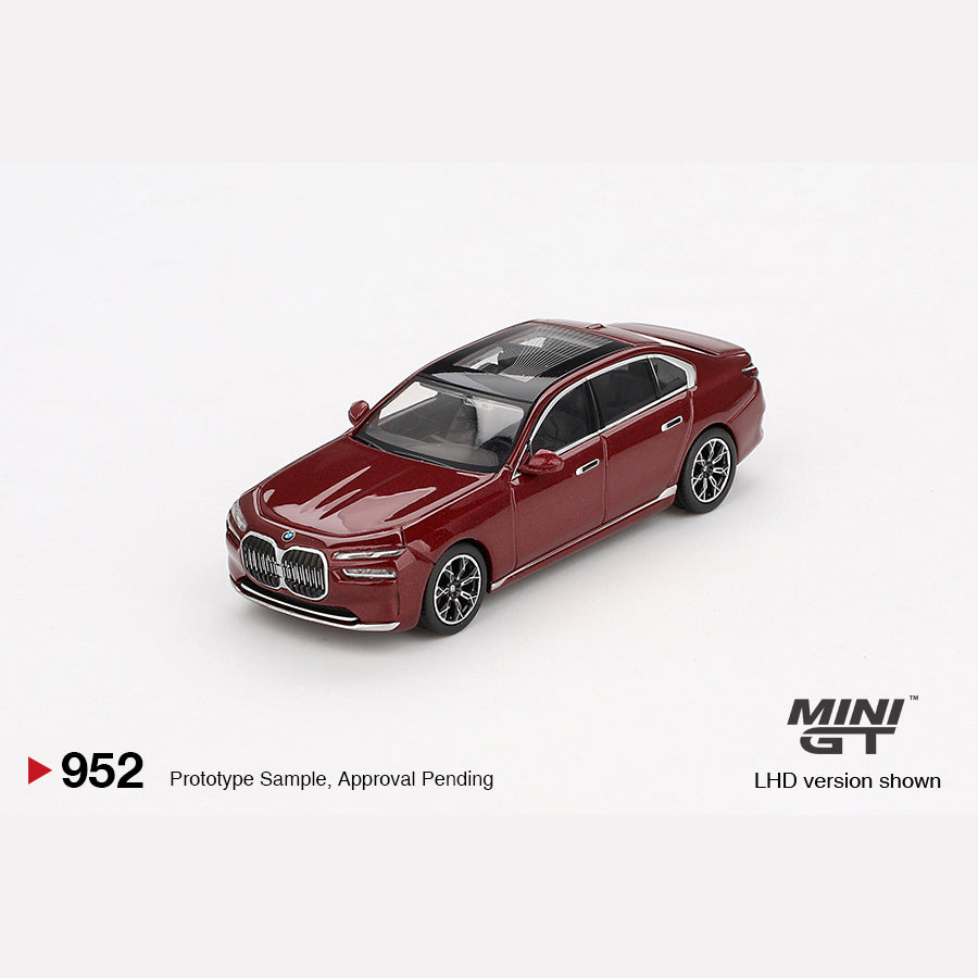 MiniGT #952 BMW i7 xDrive60 Aventurin