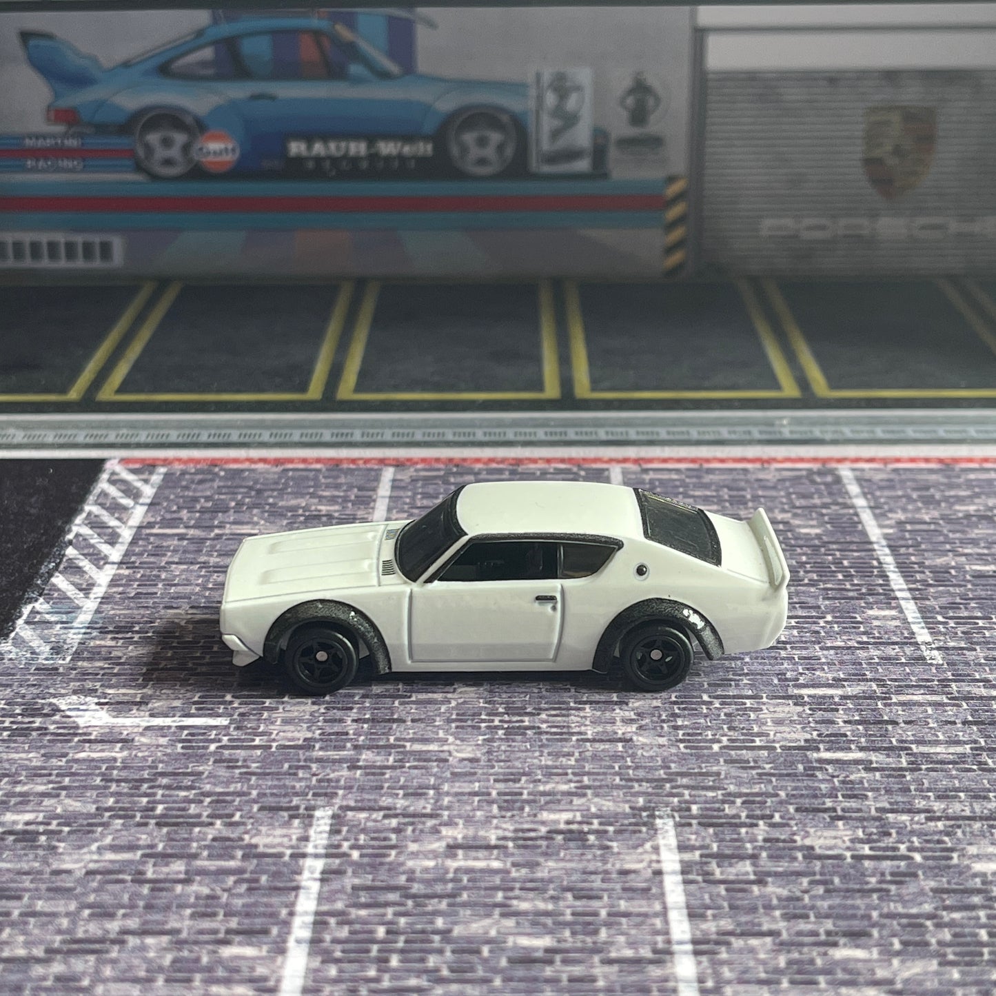 Hot Wheels Loose Nissan Skyline 2000GT-R LBWK (Premium Collector Set 2023 Nissan)