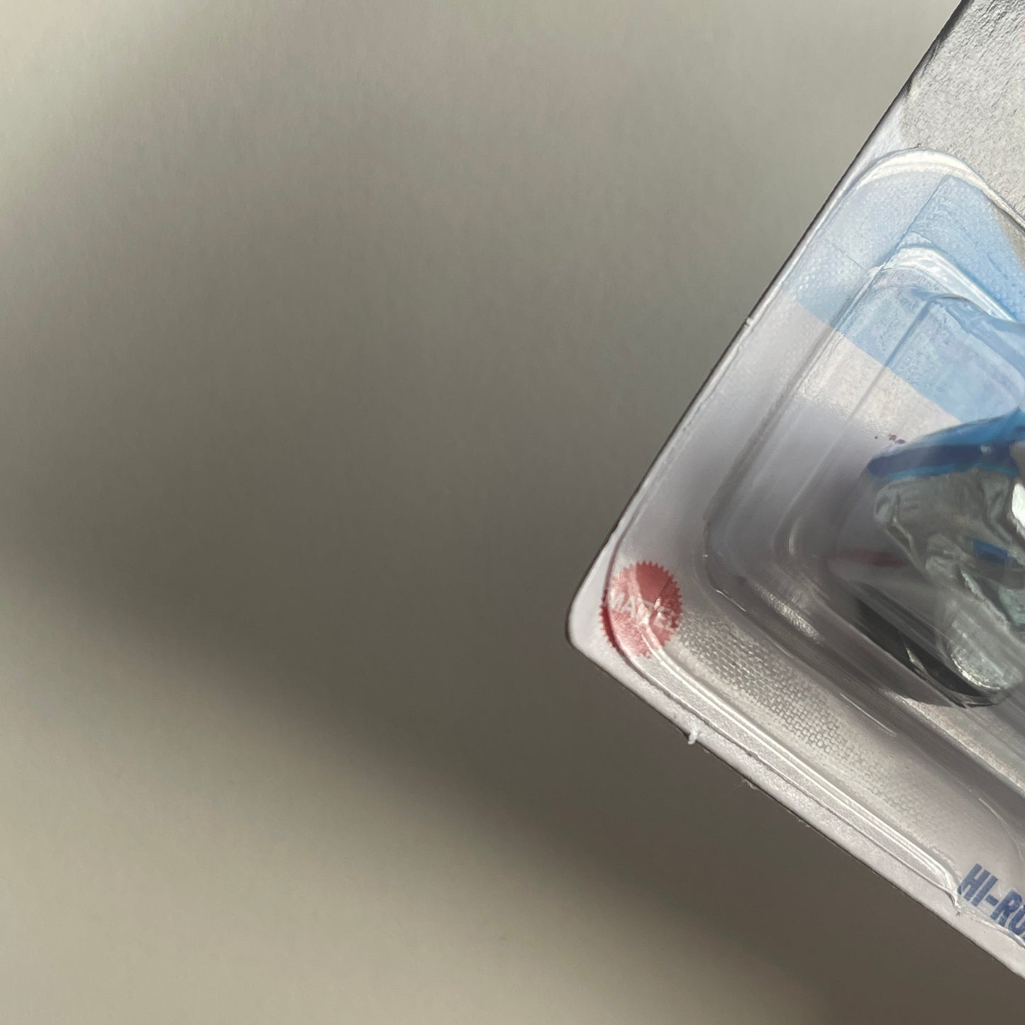 Hot Wheels Netflix Hi-Roller (White/Blue) Short Card (Damaged) Rod Squad 69/250