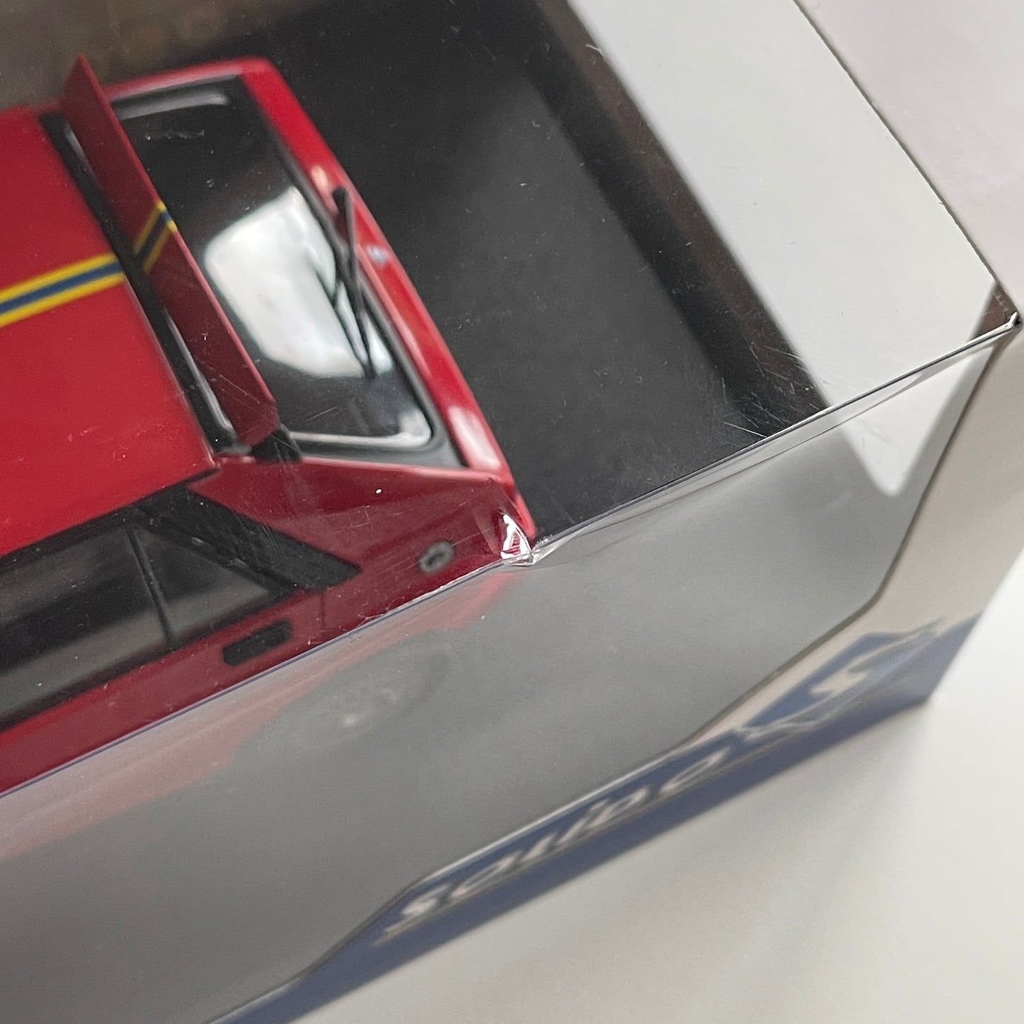 Solido Model 1:18 Lancia Delta HF Integrale Edizione Finale 1995 (Damaged)