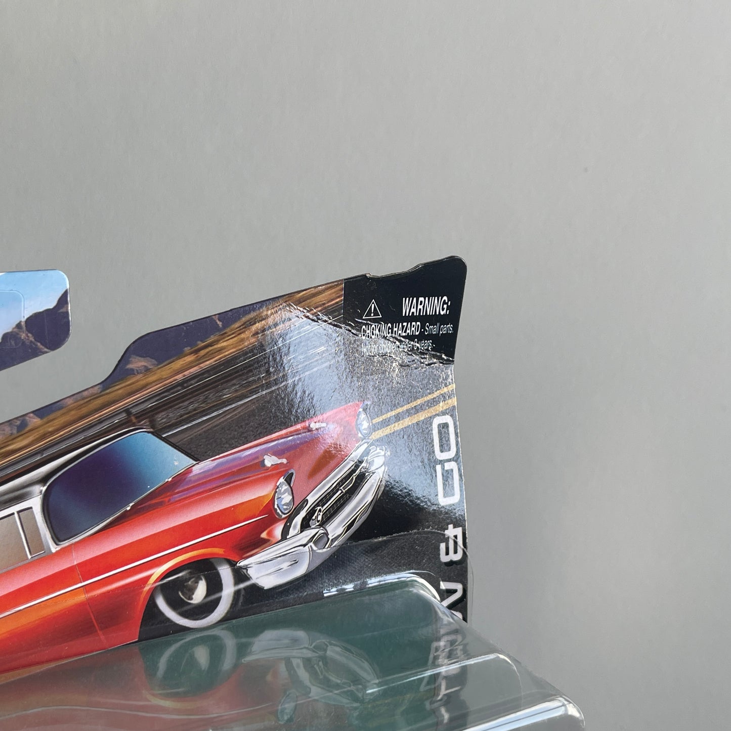 Maisto Design 1988 BMW 3 Series M3 / Traveler Trailer (Damaged)