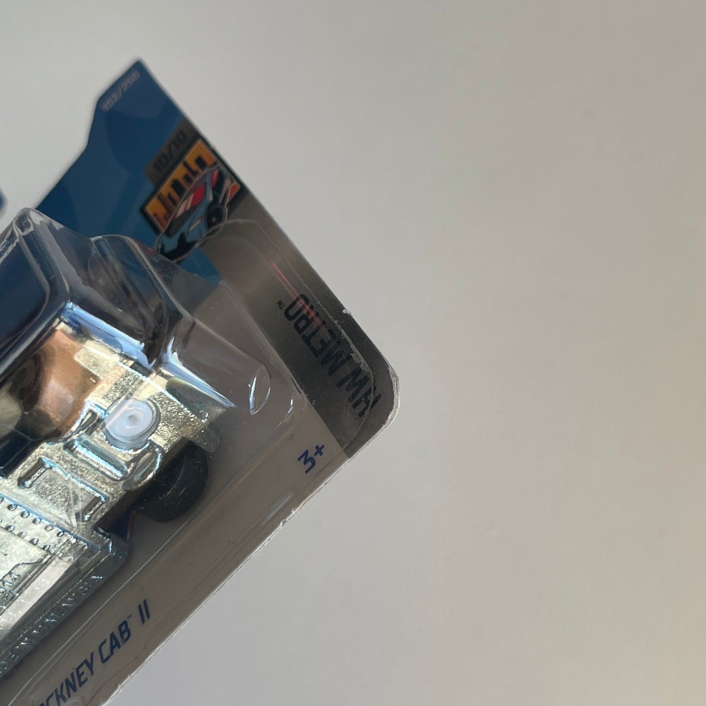 Hot Wheels Cockney Cab II (White/Blue) Short Card (Damaged) HW Metro 102/250