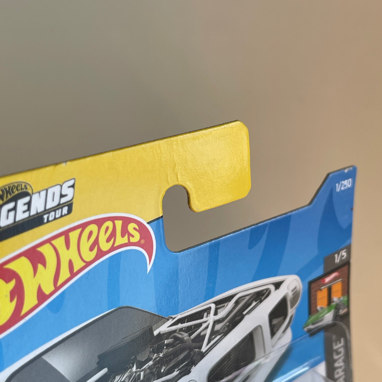 Hot Wheels Legends 1970 Pontiac Firebird (White) Short Card (Damaged) HW Dream Garage 1/250