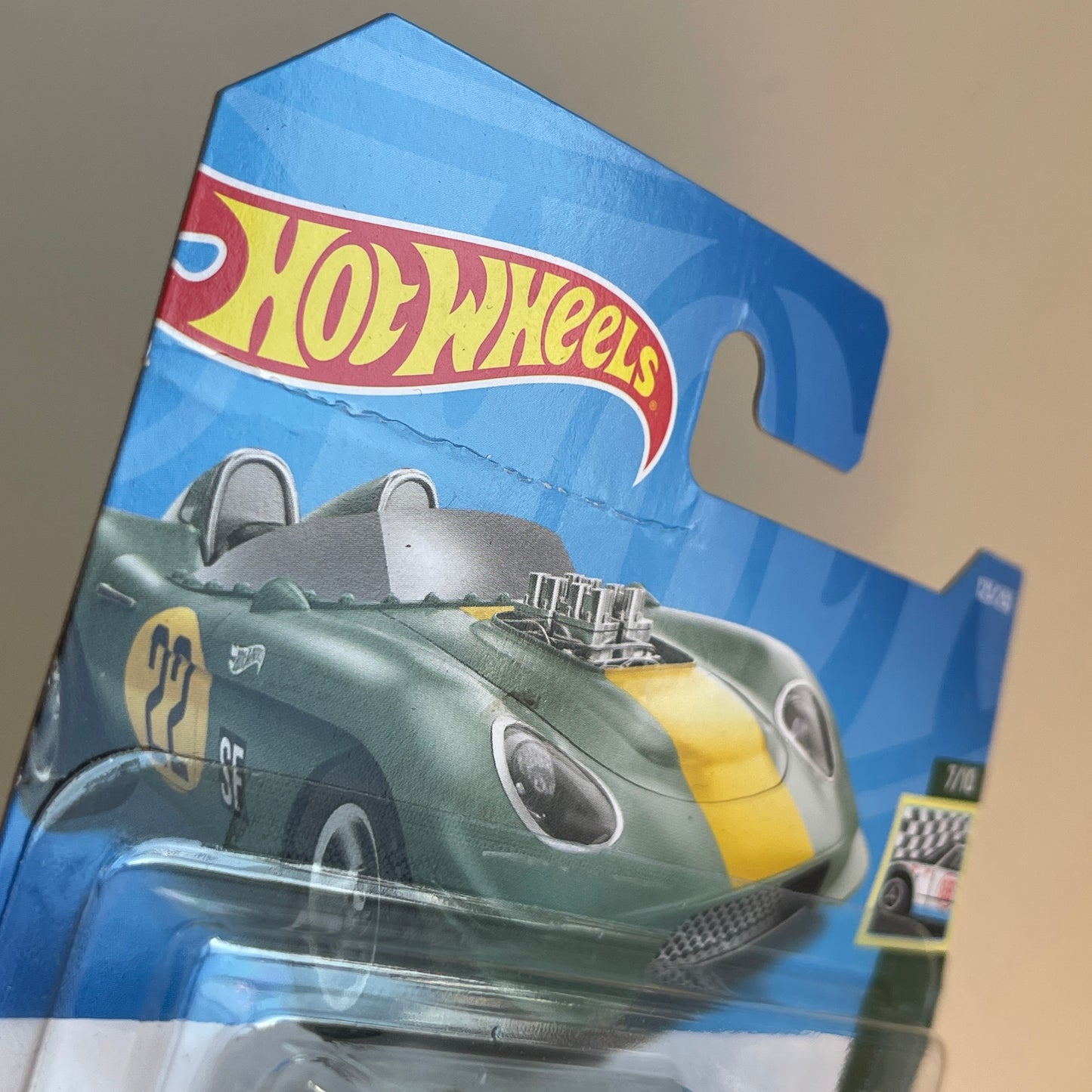 Hot Wheels Glory Chaser Green) Short Card (Damaged) Retro Racers 123/250