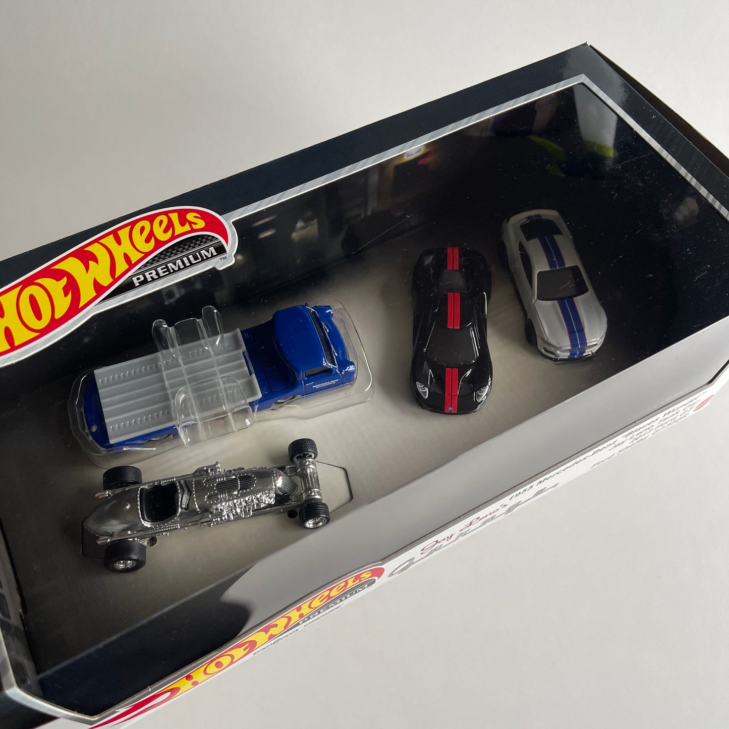 Hot Wheels 2023 Jay Leno's Garage Collector Set
