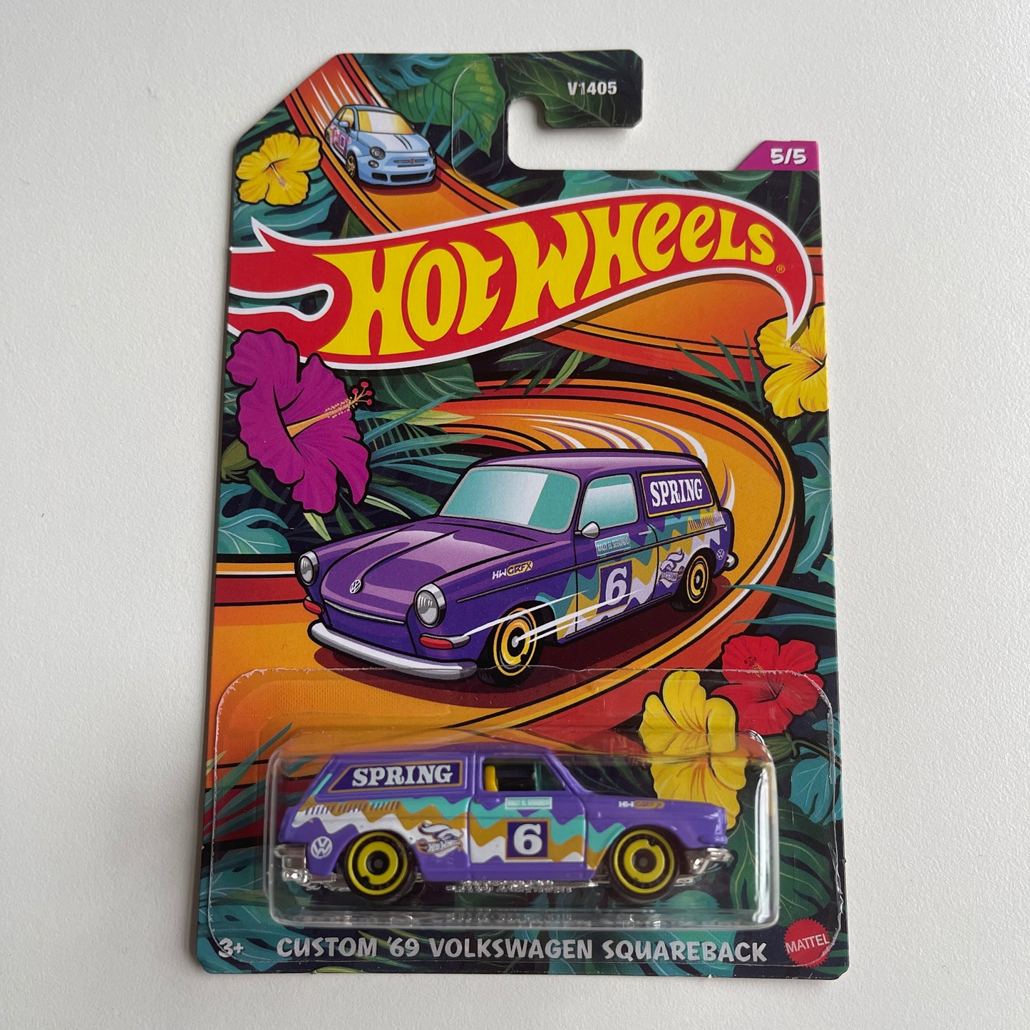 Hot Wheels 2024 Volkswagen Squareback s veľkonočnou jarnou tematikou '69 (poškodenie karty)