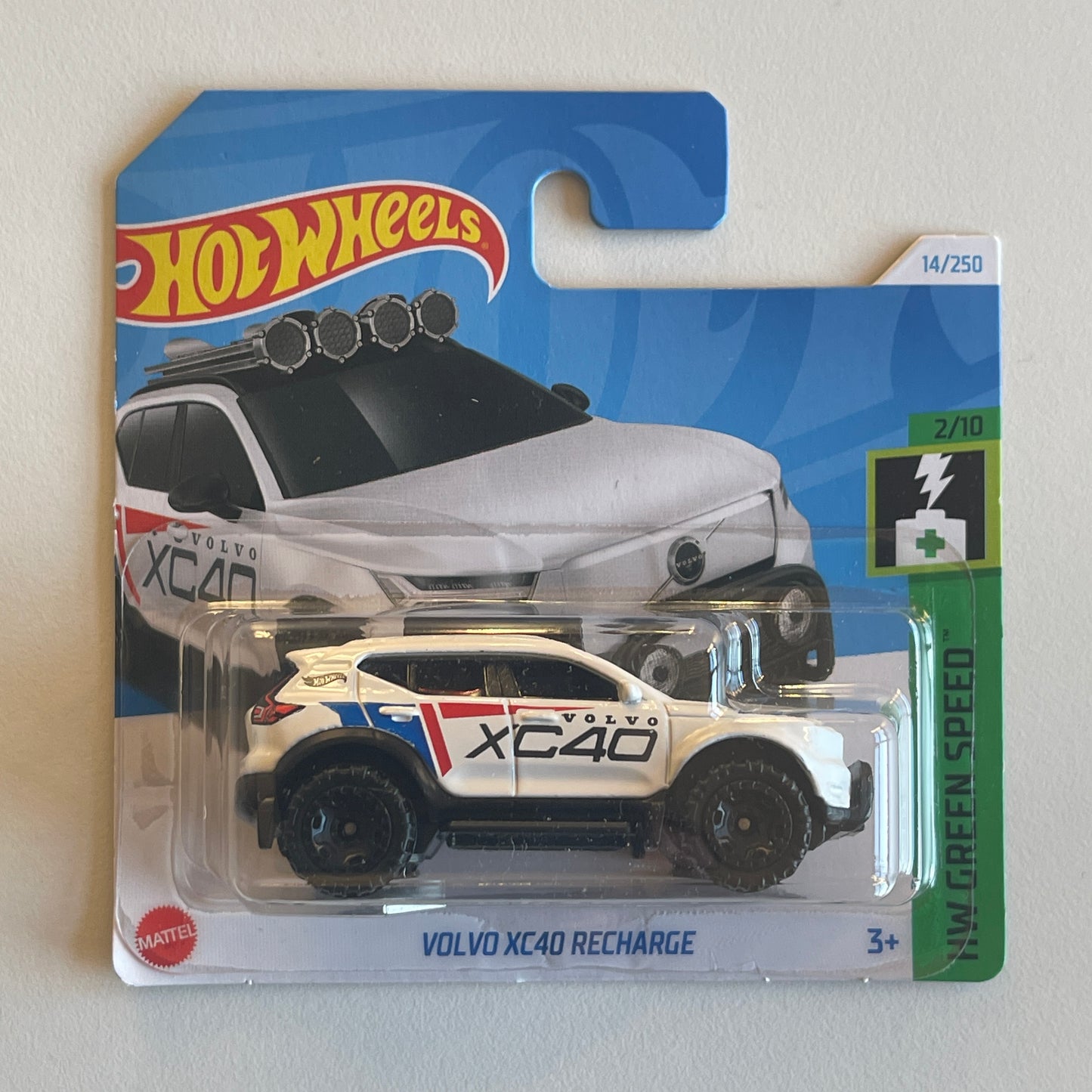 Hot Wheels Volvo XC40 Recharge (White) Short Card (Damaged) HW Green Speed 14/250