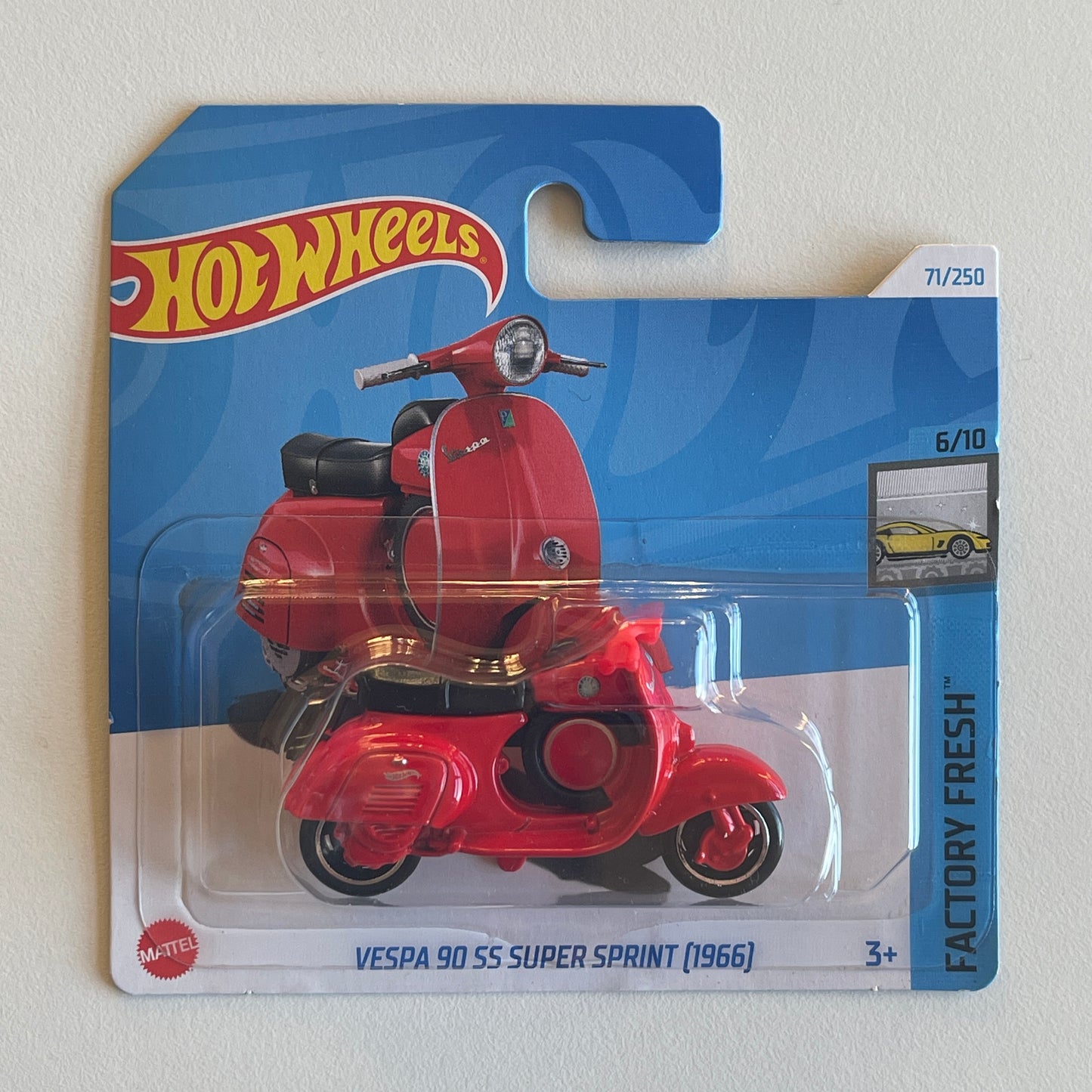 Hot Wheels Vespa 90 SS Super Sprint (1966) (Red) Short Card (Damaged) Factory Fresh 71/250
