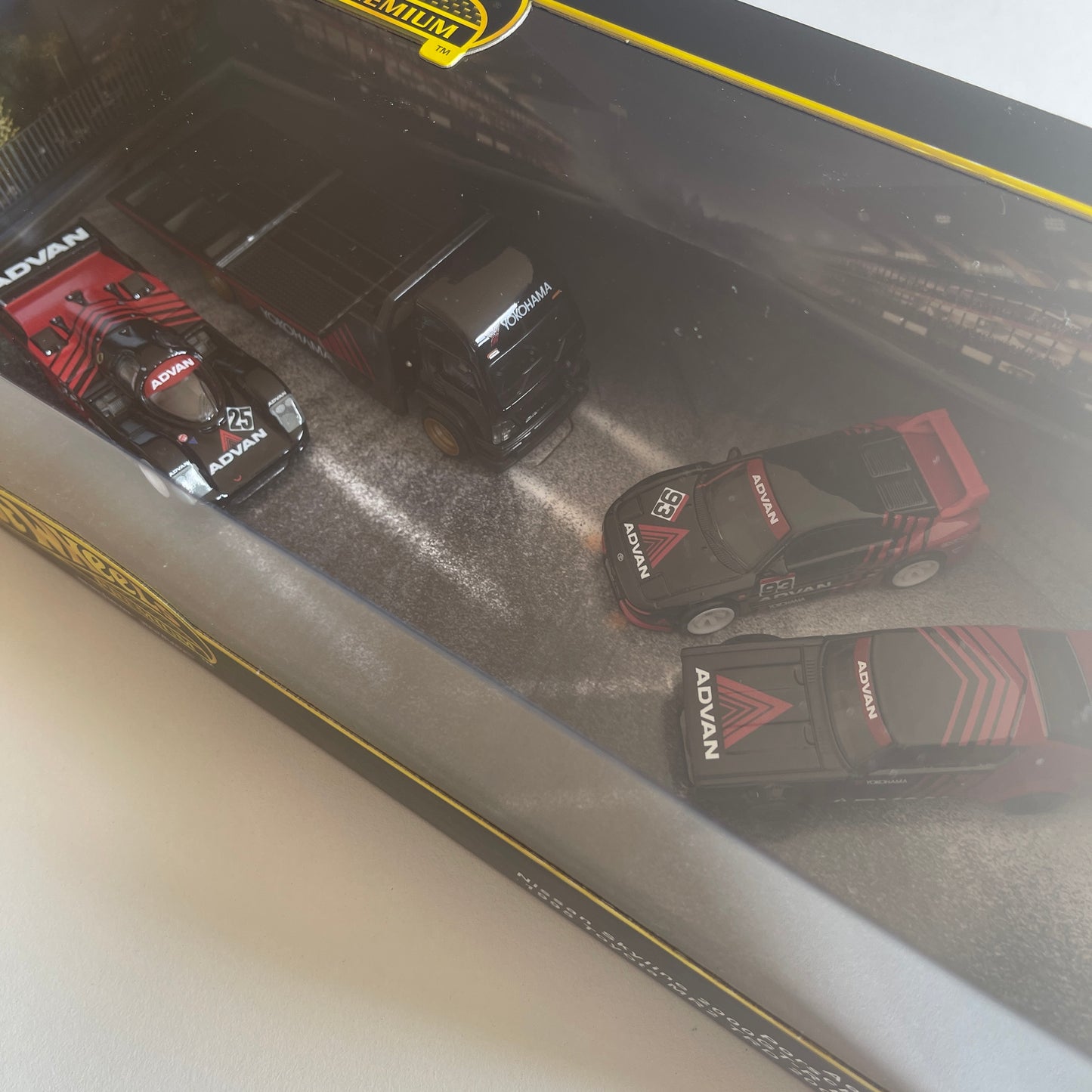 Hot Wheels 2025 Advan Diorama Collector Set