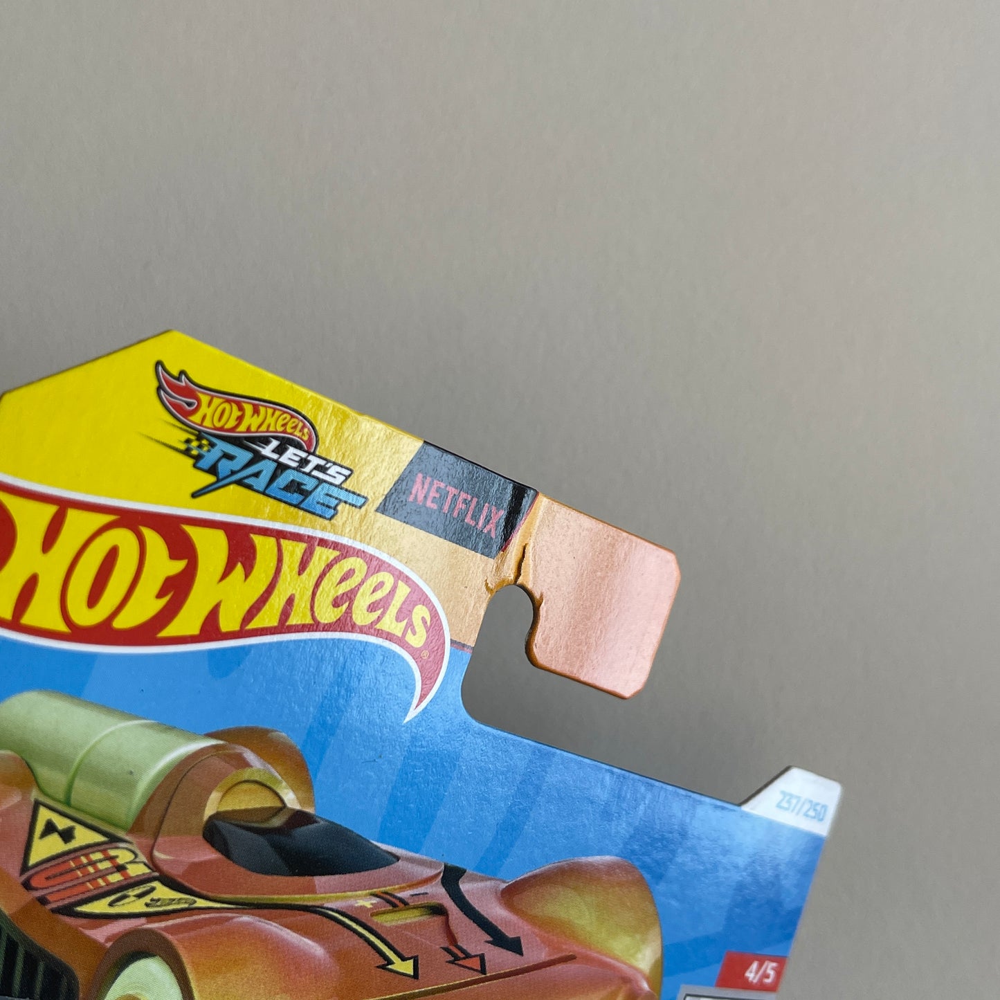 Hot Wheels Netflix Retro-Active (Glow in the dark) Short Card (Damaged) Quarter Mile Heroes 237/250