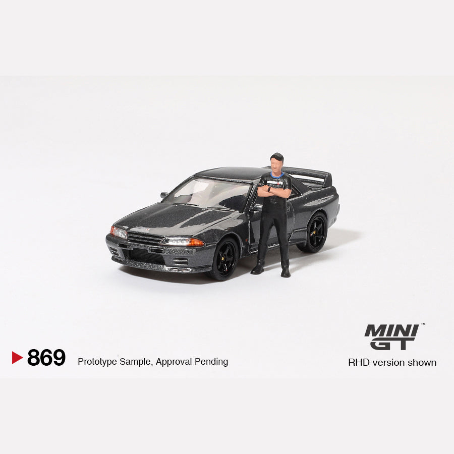 MiniGT #869 Nissan Skyline GT-R (R32) Gunmetal W/ Matsuda Figure Tsugio Matsuda Collection