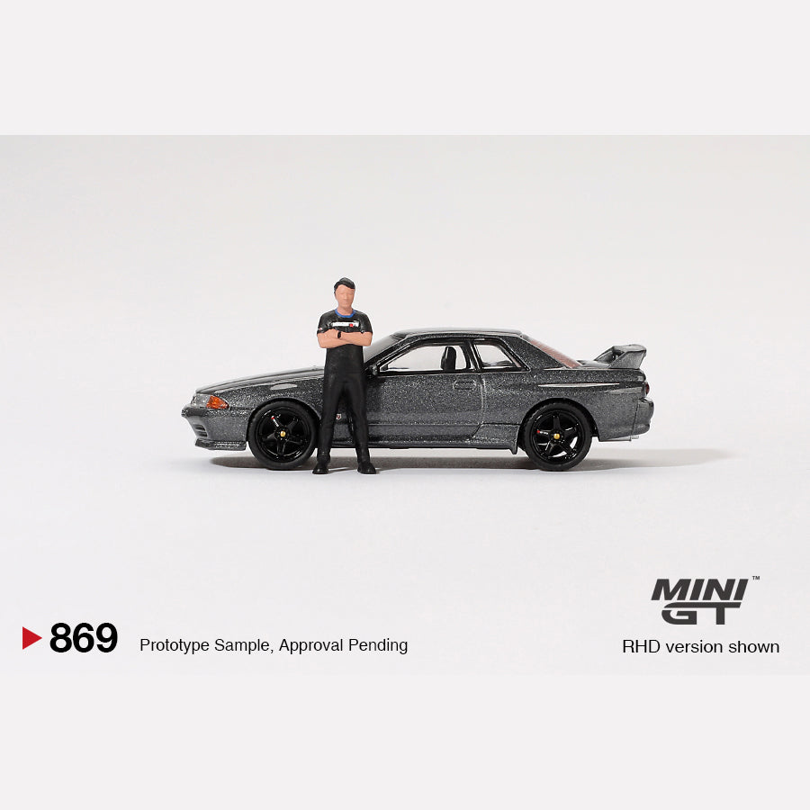 MiniGT #869 Nissan Skyline GT-R (R32) Gunmetal W/ Matsuda Figure Tsugio Matsuda Collection