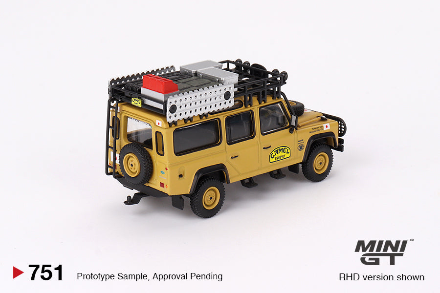 MiniGT #751 Land Rover Defender 110 1989 Camel Trophy Amazon Team Japan