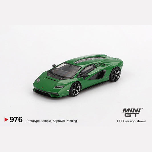 MiniGT #976 Lamborghini Countach LPI 800-4 Verde Medio