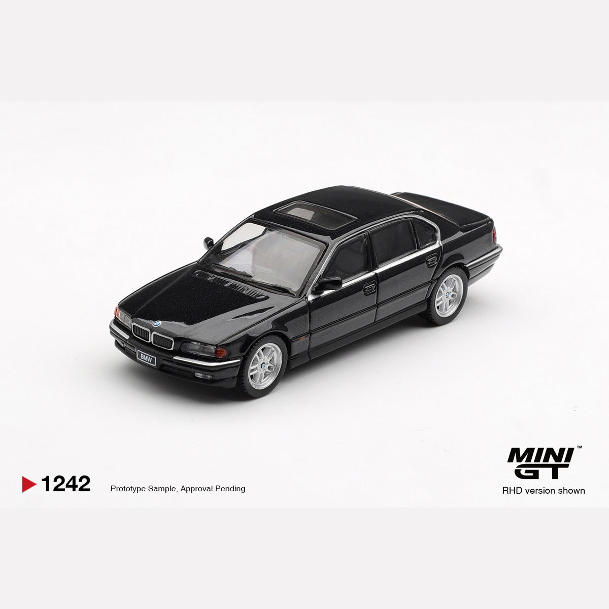 MiniGT #1242 BMW 750IL Black Sapphire (RHD)