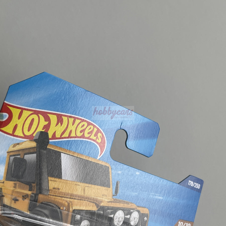 Hot Wheels '15 Land Rover Defender Double Cab (Yellow) Short Card (Damaged) HW Dirt 179/250