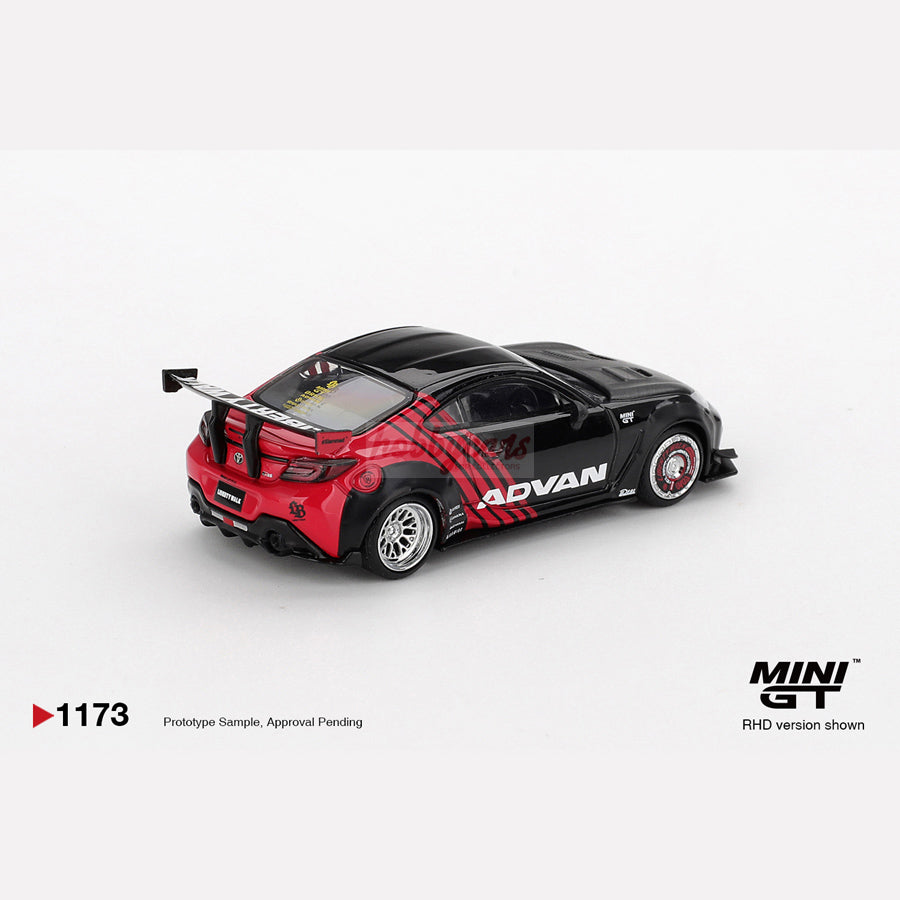 MiniGT #1173 Toyota GR86 LB Nation Advan (RHD)