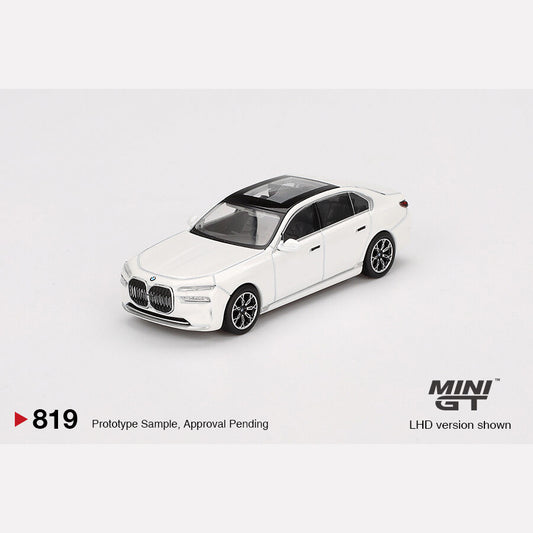 MiniGT #819 BMW i7 xDrive60 Mineral White