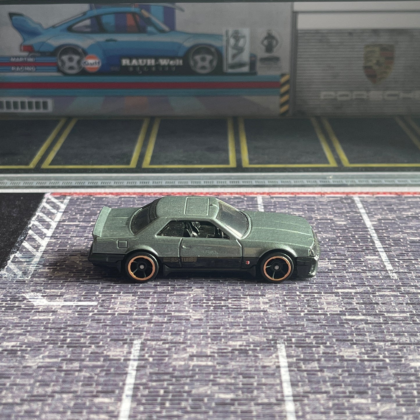 Hot Wheels Loose '82 Nissan Skyline R30 (Grey)