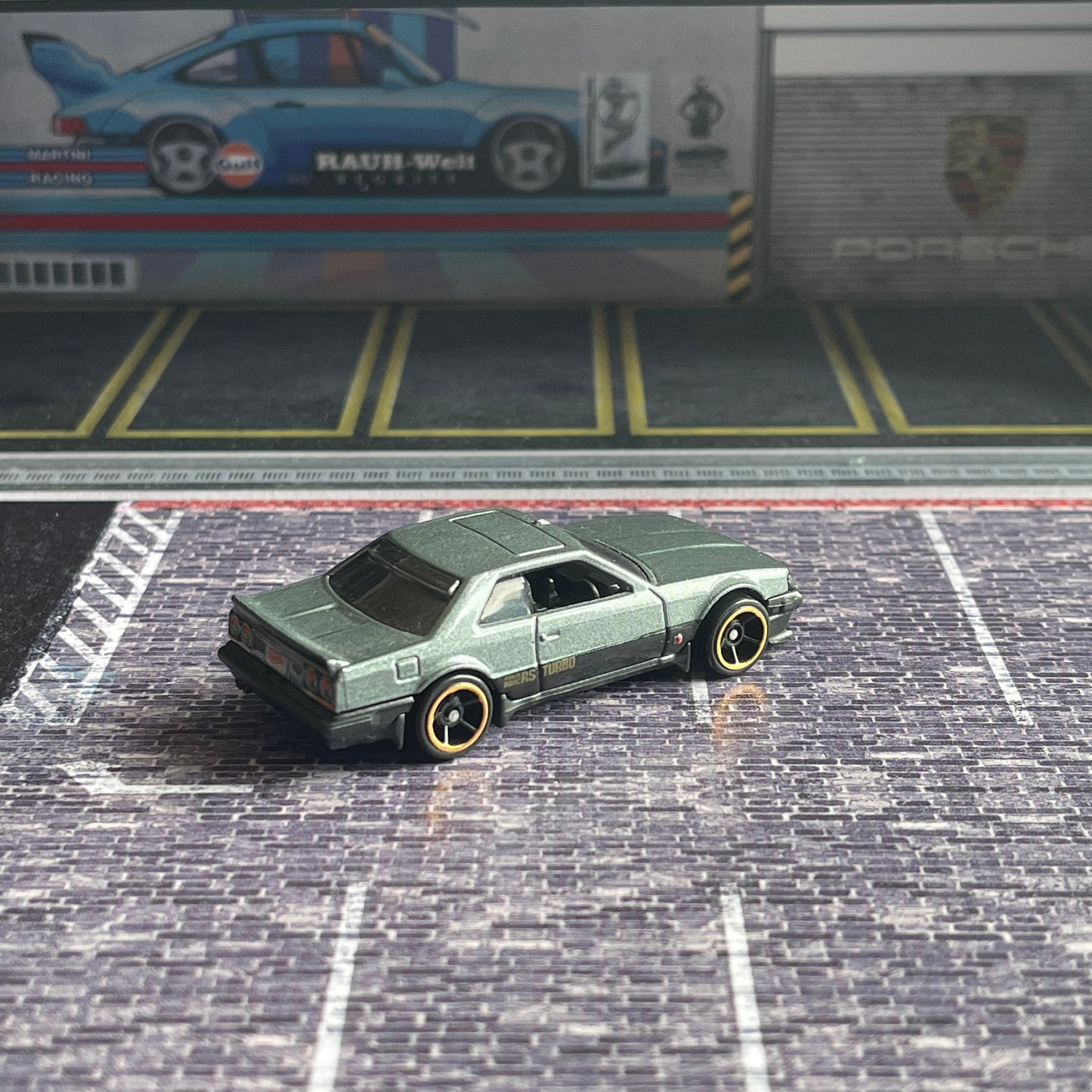 Hot Wheels Loose '82 Nissan Skyline R30 (Grey)