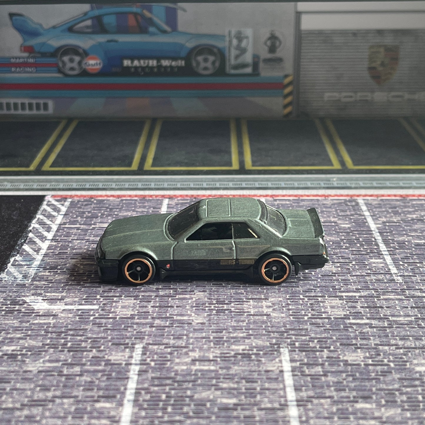 Hot Wheels Loose '82 Nissan Skyline R30 (Grey)