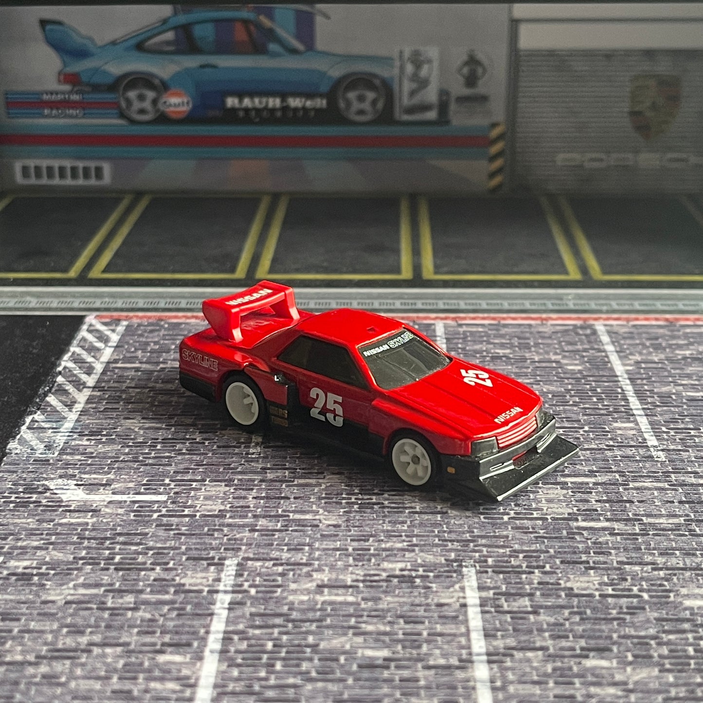 Hot Wheels Loose Nissan Skyline Silhouette (Red)