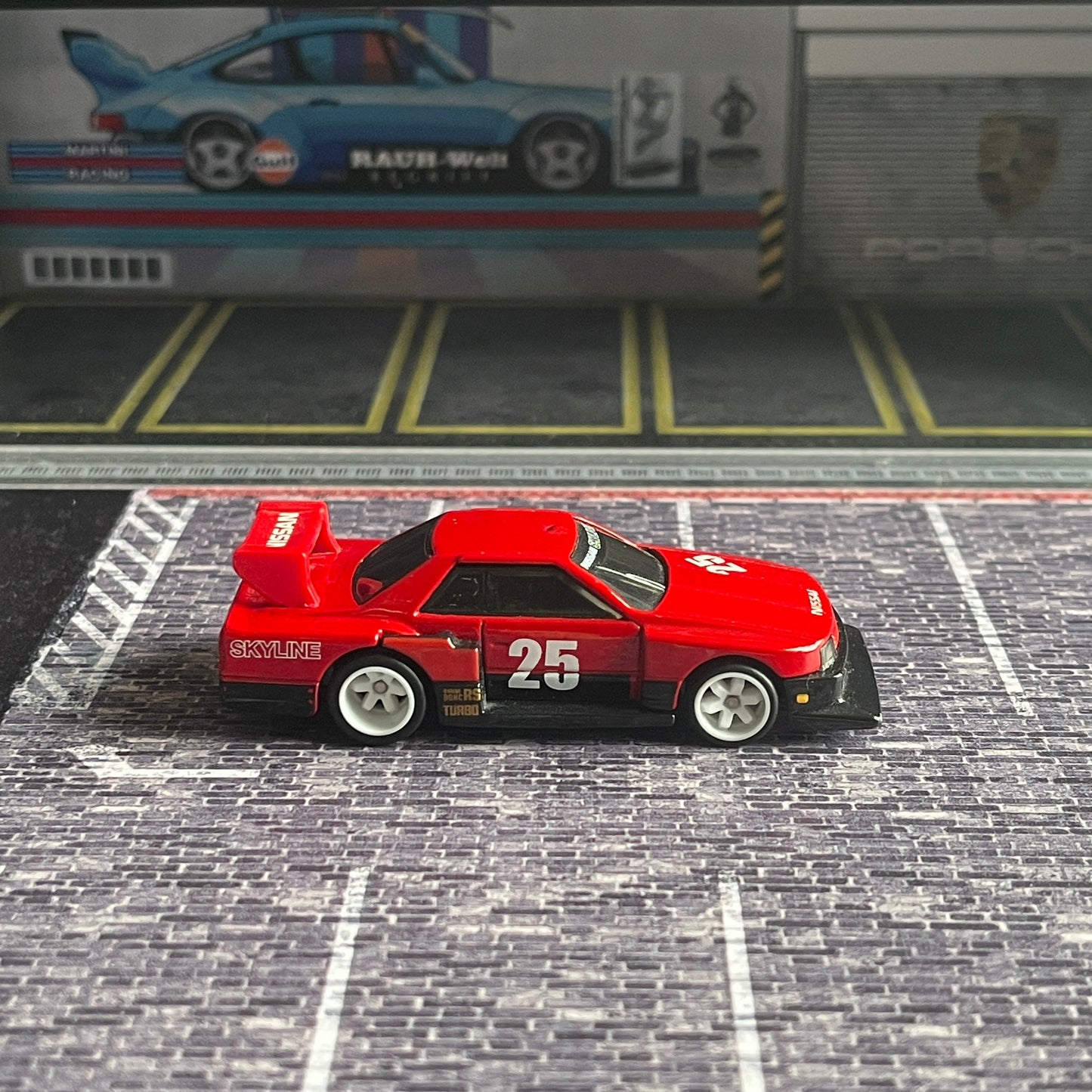 Hot Wheels Loose Nissan Skyline Silhouette (Red)