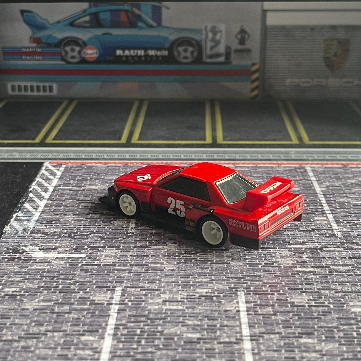 Hot Wheels Loose Nissan Skyline Silhouette (Red)