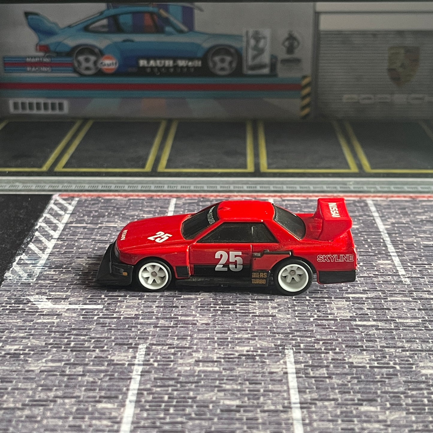 Hot Wheels Loose Nissan Skyline Silhouette (Red)