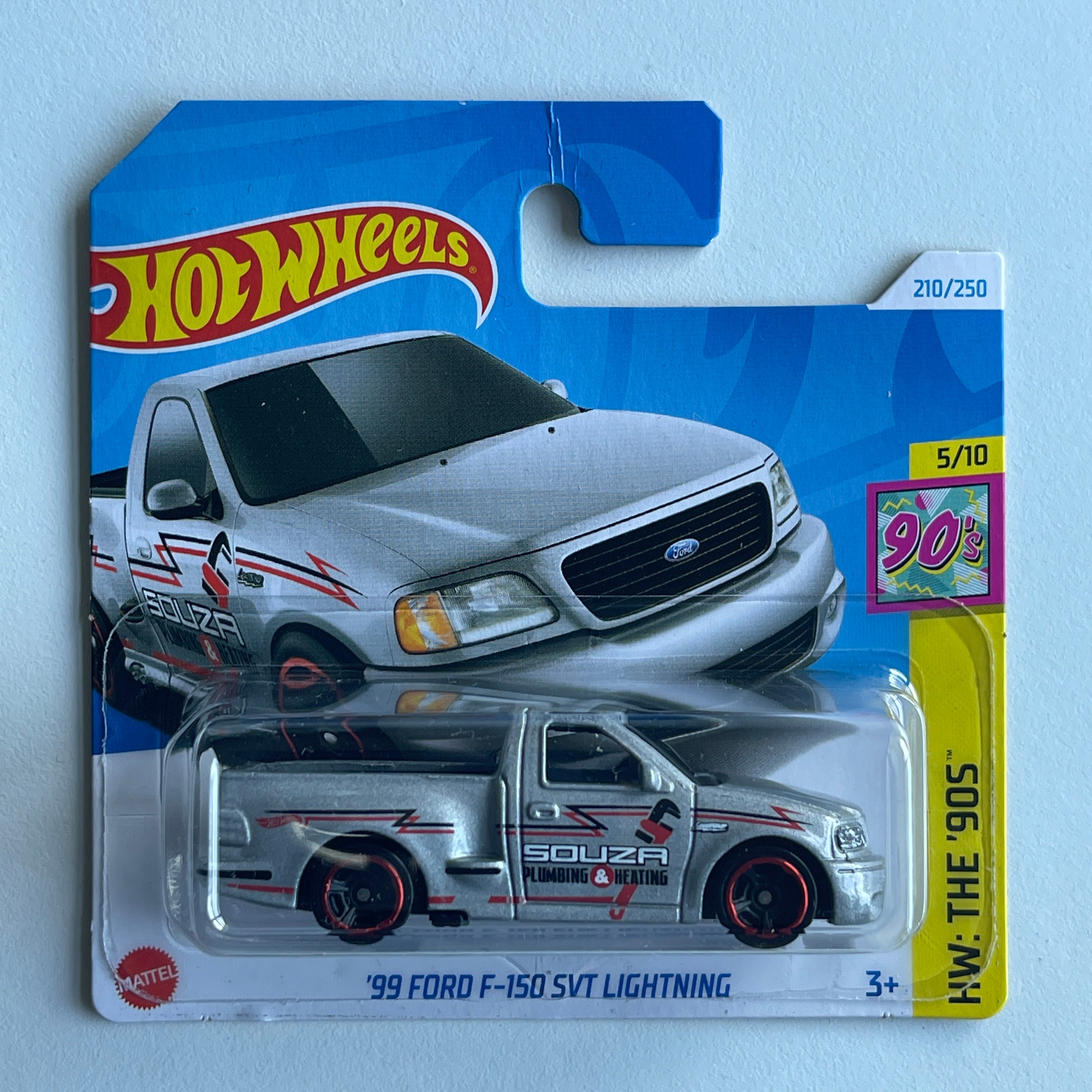 150 ish random hot wheels/ matchbox online vehicles