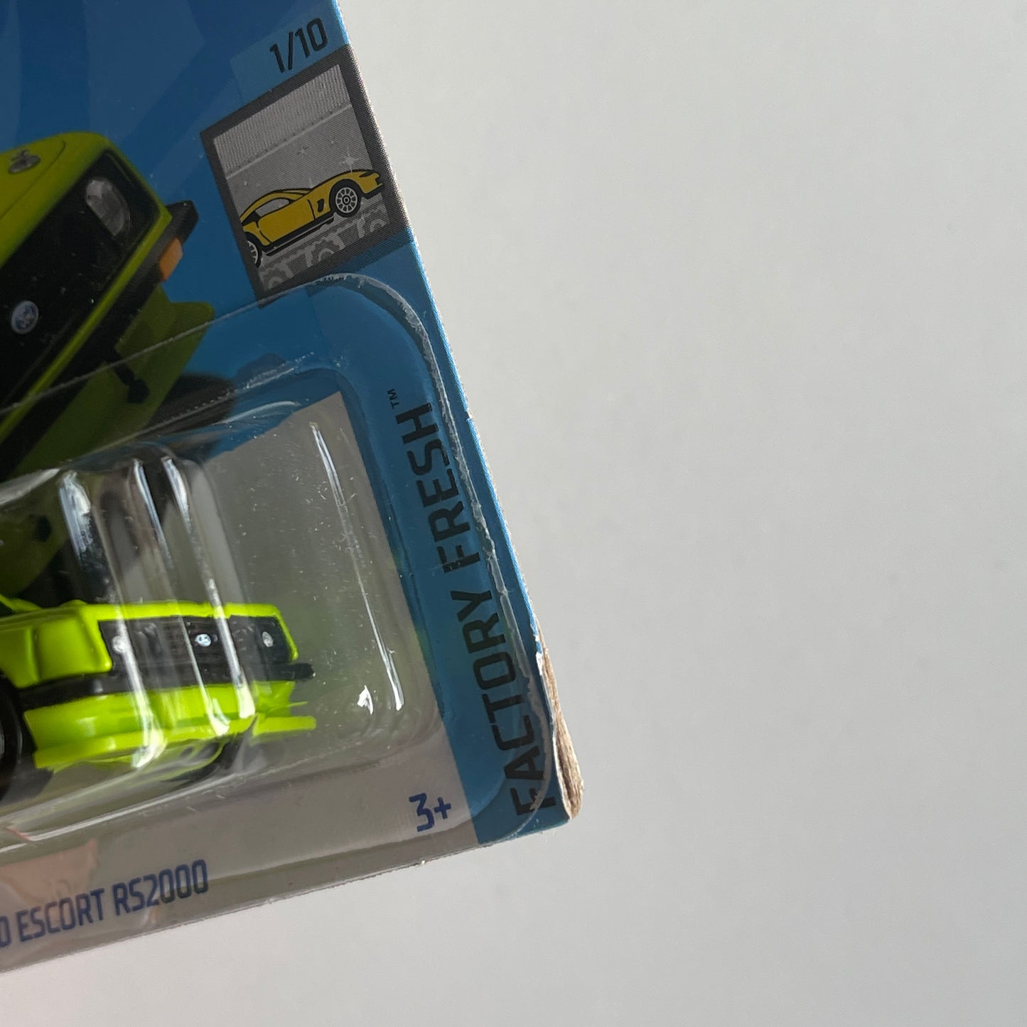 Hot Wheels Ford Escort RS2000 (Green) Short Card (Damaged) Factory Fresh 23/250