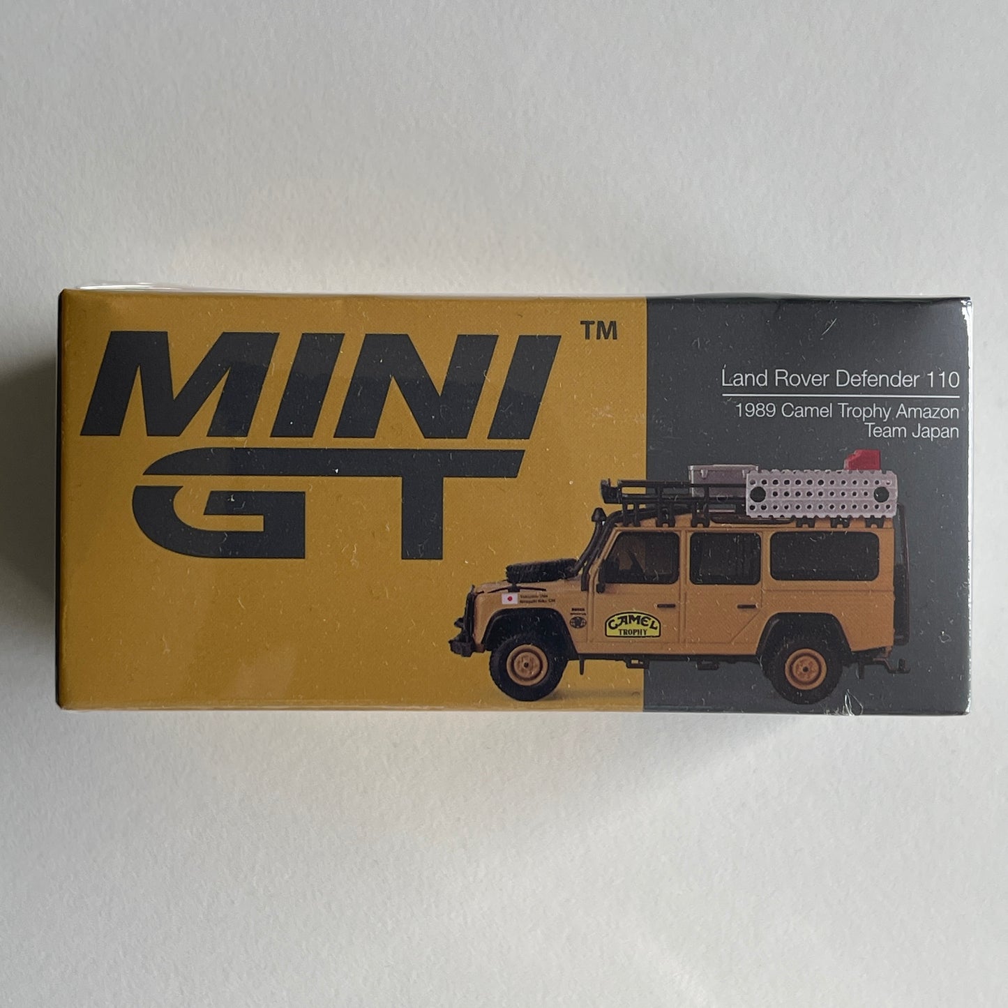 MiniGT #751 Land Rover Defender 110 1989 Camel Trophy Amazon Team Japan