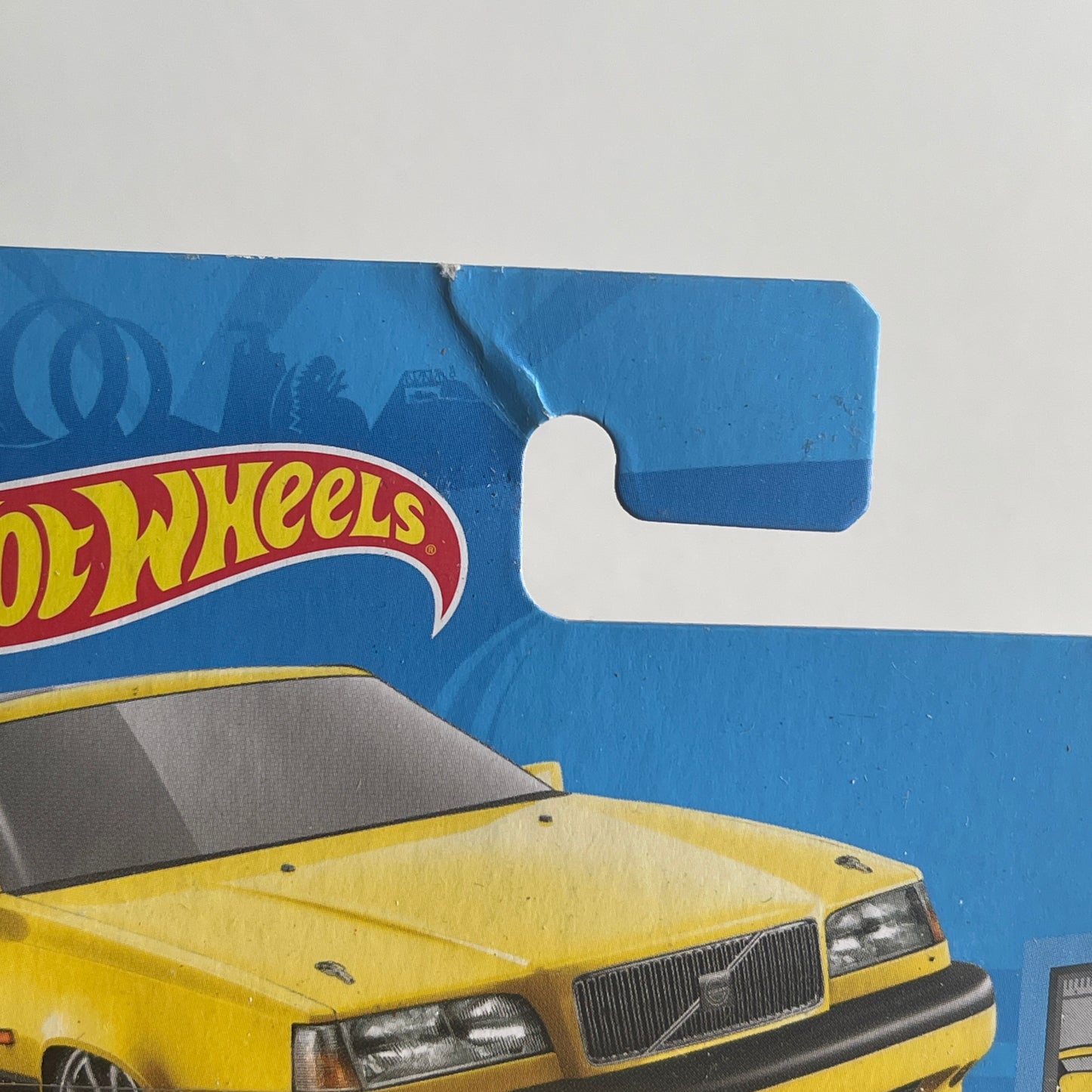 Hot Wheels Volvo 850 Estate (Yellow) Short Card (Damaged) Factory Fresh 43/250