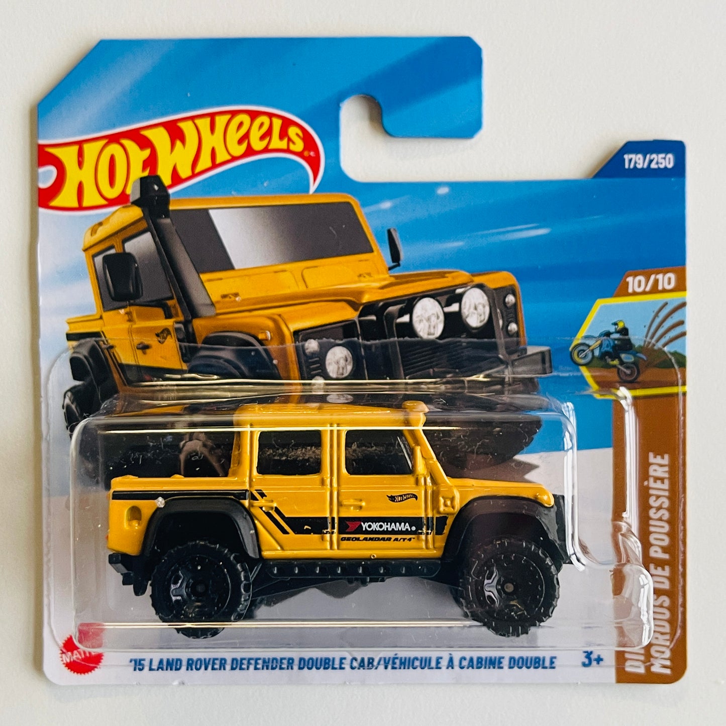 Hot Wheels '15 Land Rover Defender Double Cab (Yellow) Short Card HW Dirt 179/250