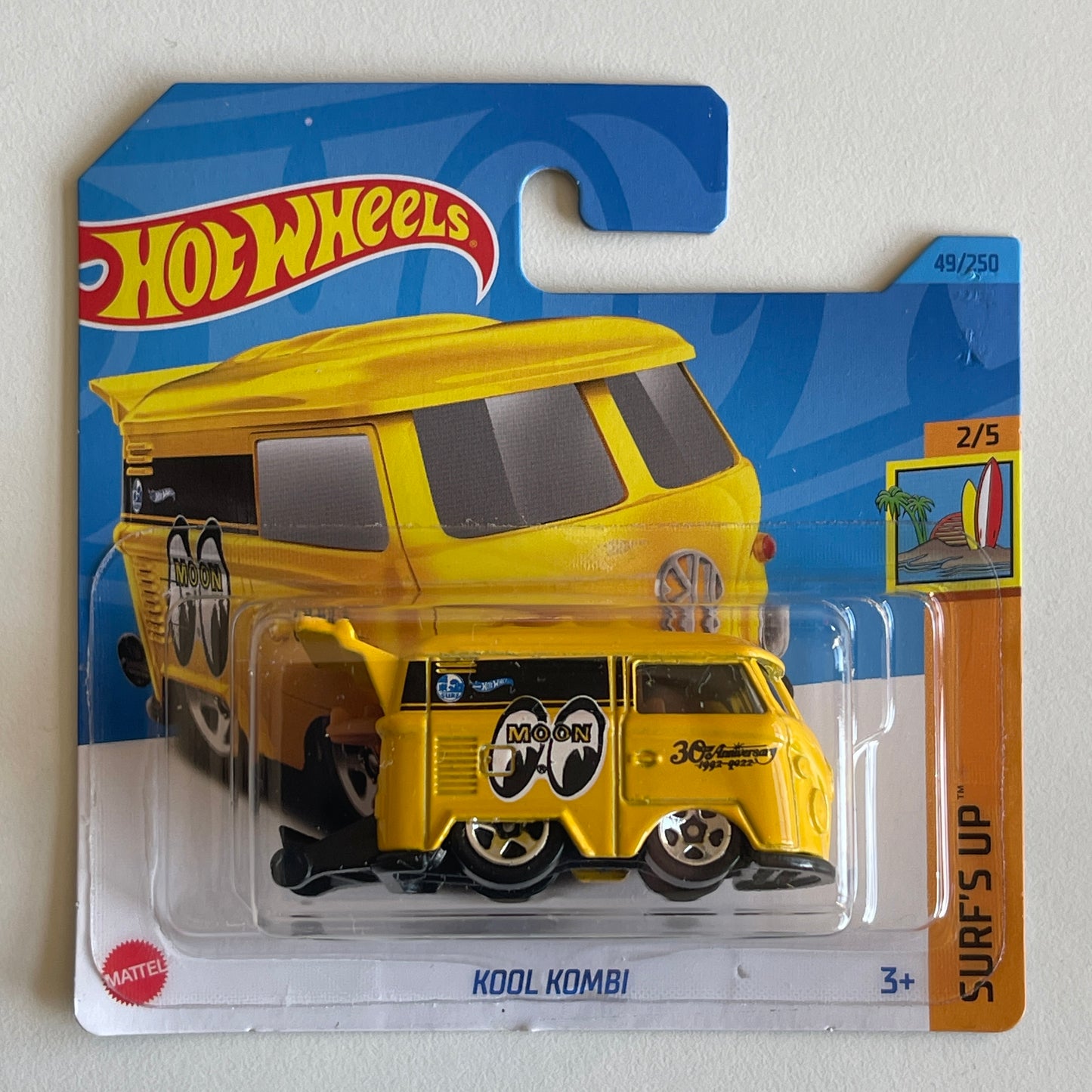 Hot Wheels Mooneyes Kool Kombi (Yellow) Short Card (Damaged) Surf's Up 49/250