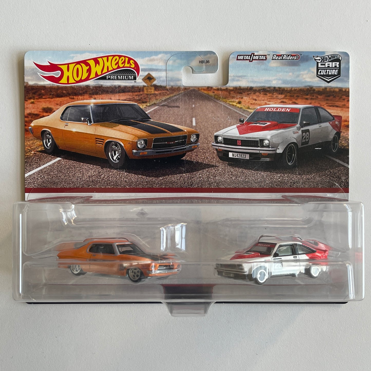 Hot Wheels 2 Twin Pack '73 Holden Monaro GTS, '77 Holden Torana A9X (Damaged)