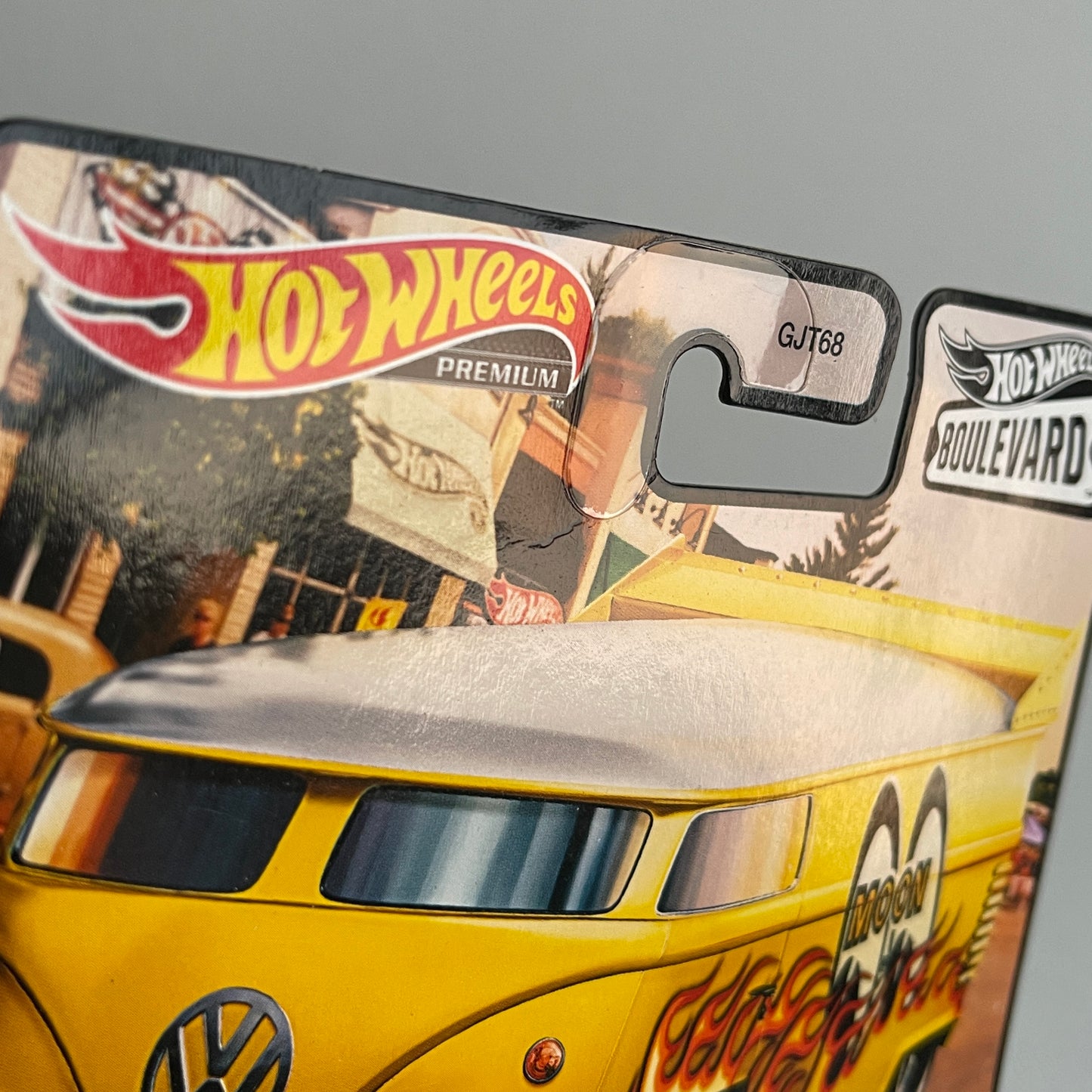 Hot Wheels Boulevard #25 Volkswagen Drag Bus (Damaged)