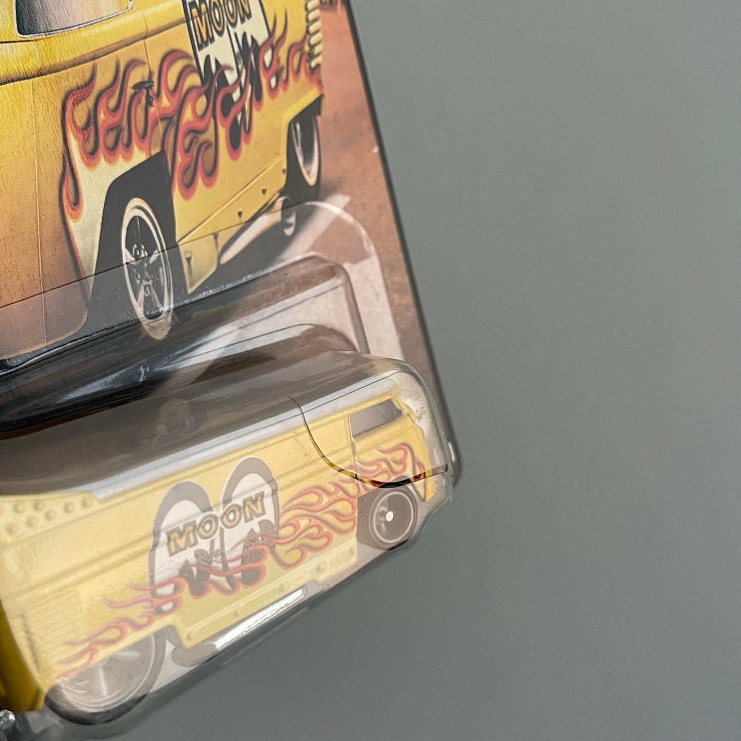 Hot Wheels Boulevard #25 Volkswagen Drag Bus (Damaged)