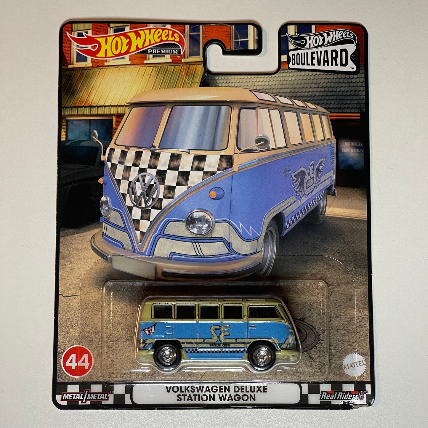 Hot Wheels Boulevard #44 Volkswagen Deluxe Station Wagon (poškodenie karty)