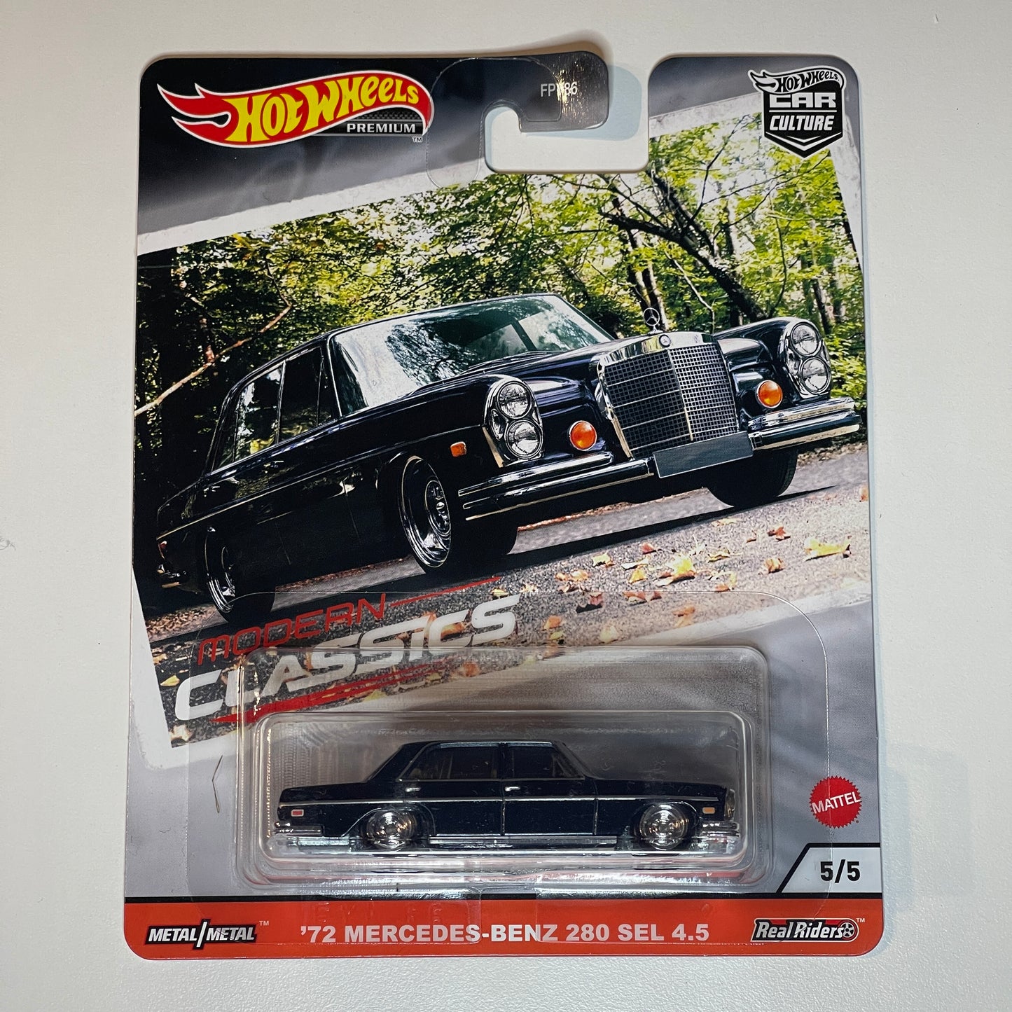 Hot Wheels [moderná klasika 2020] '72 Mercedes-Benz 280 SEL 4.5 (poškodenie karty)