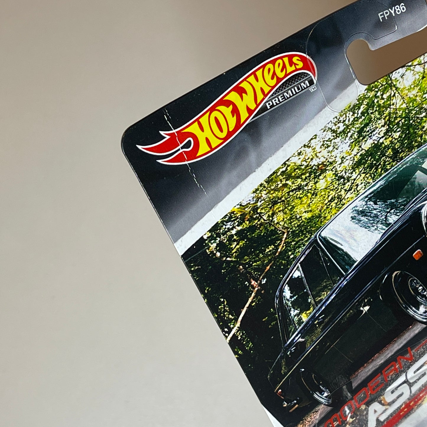 Hot Wheels [moderná klasika 2020] '72 Mercedes-Benz 280 SEL 4.5 (poškodenie karty)