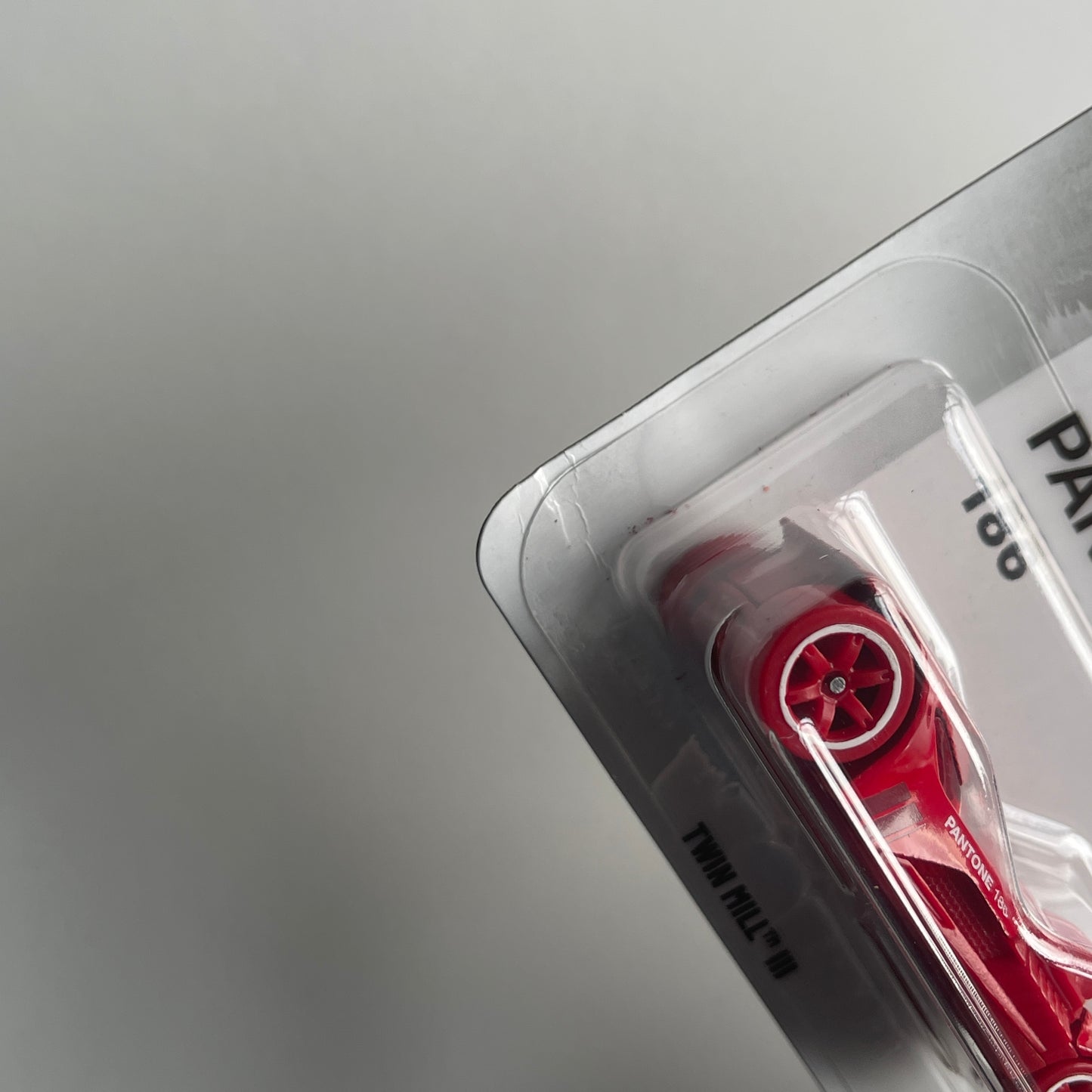 Hot Wheels [2025 Silver Series] Pantone 186 Twin Mill III (Damaged)