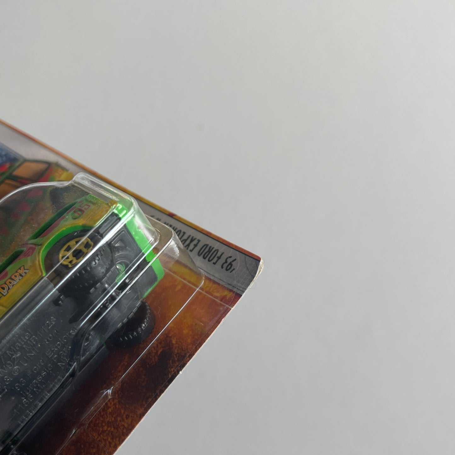 Matchbox Jurassic World '93 Ford Explorer #5 (Damaged)