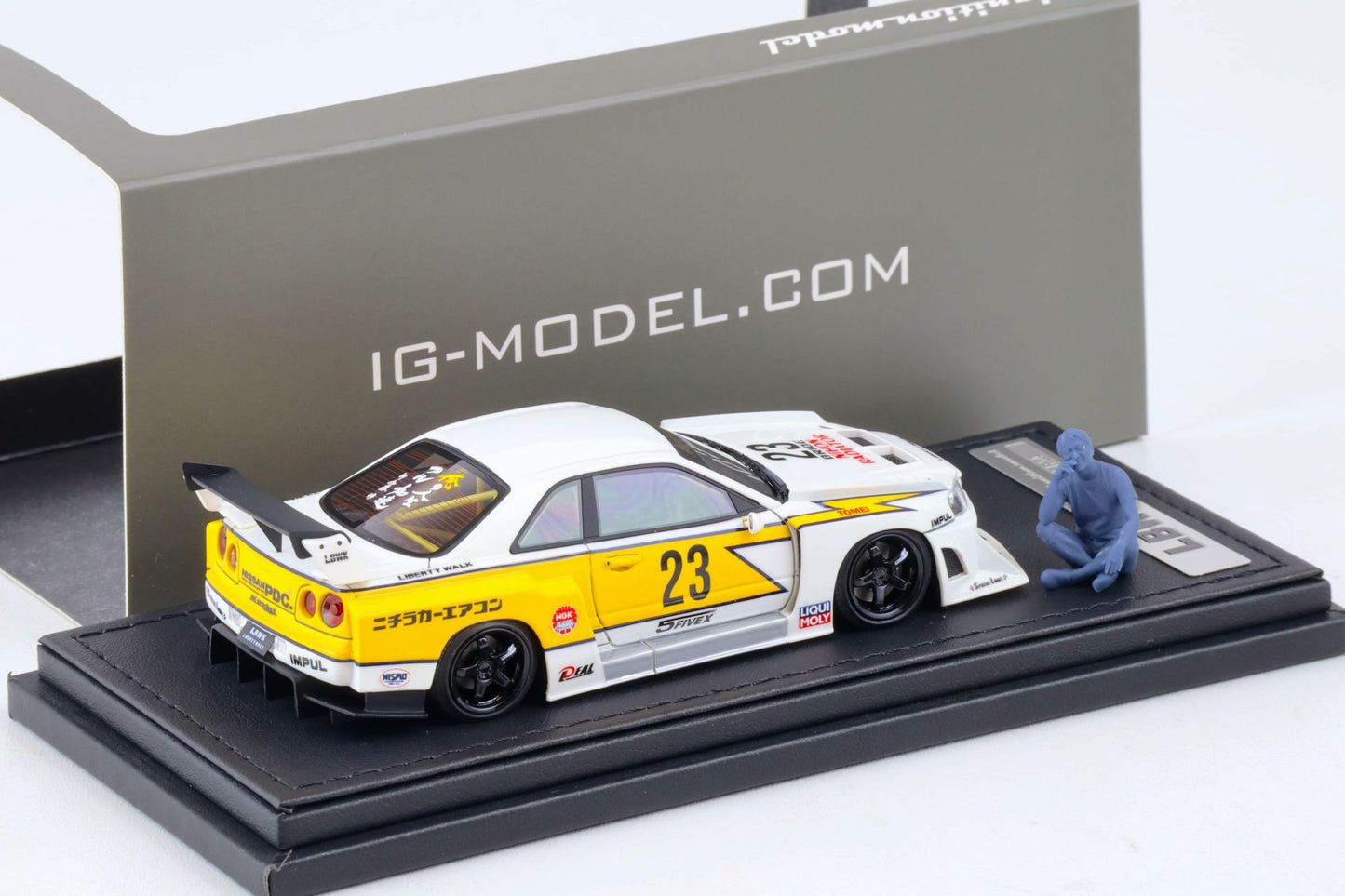 Ignition Model 1:43 LB-ER34 Super Silhouette Skyline White/Yellow