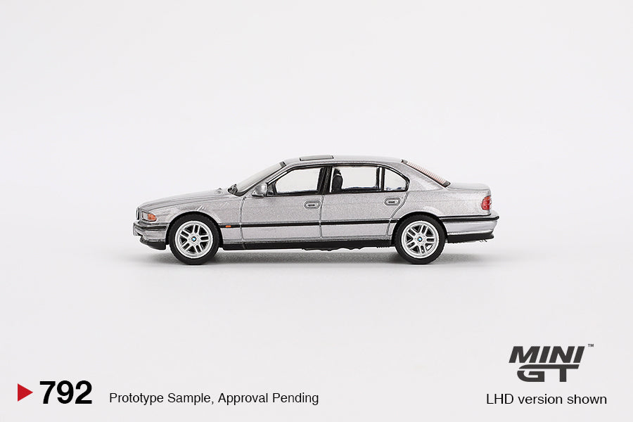 [PREORDER] MiniGT #792 BMW 750IL Aspen Silver Metallic